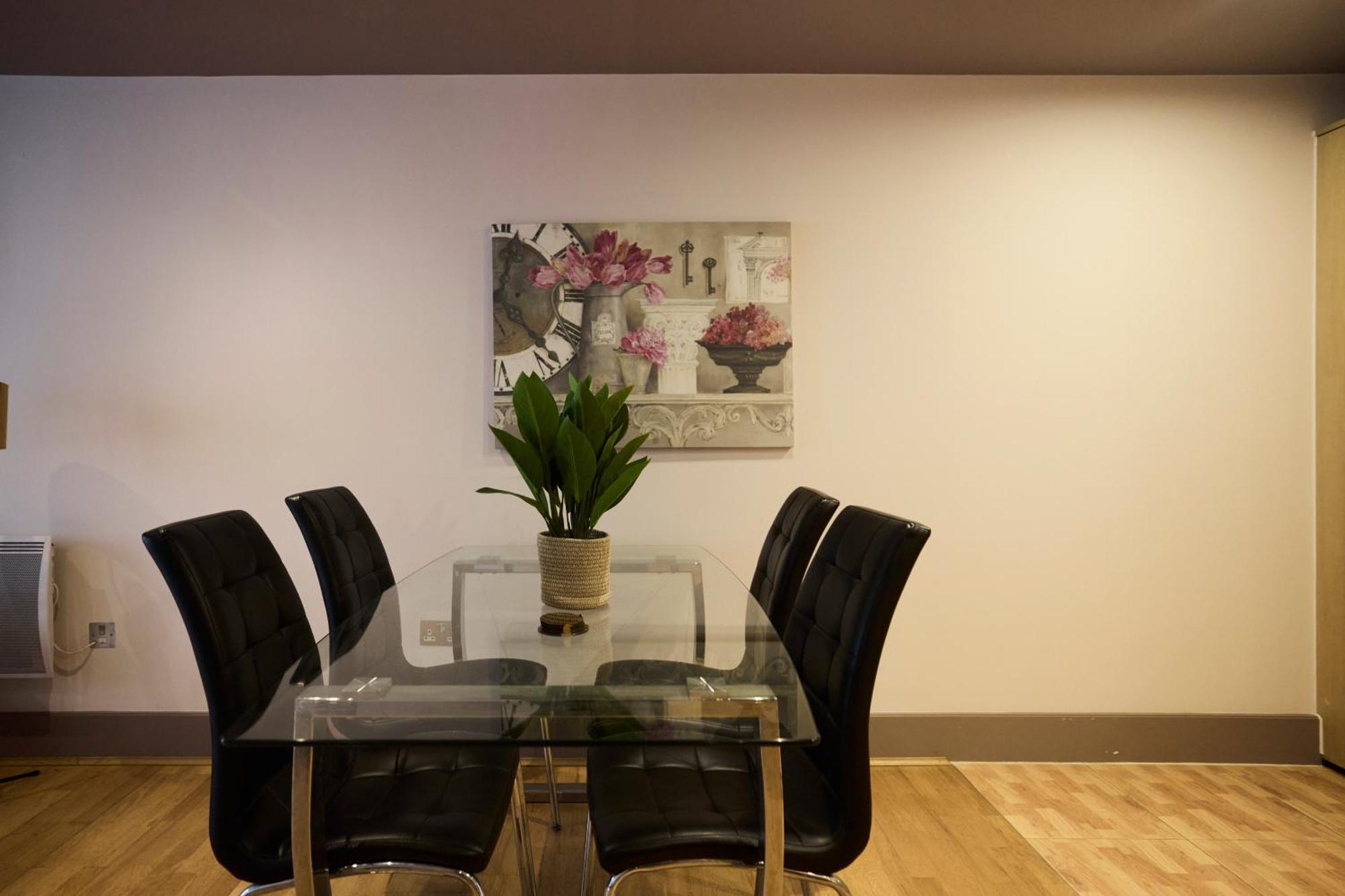 The Vauxhall Hideout - Comfy 2Bdr Flat With Balcony London Eksteriør billede